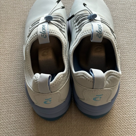 Clove Women’s Core Classic Grey Matter Slip Resistant Sneaker - Picture 14 of 16